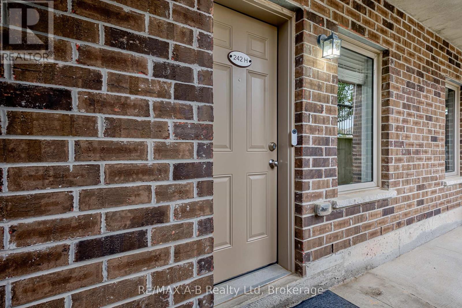 #H 242 RACHEL CRESCENT - 26