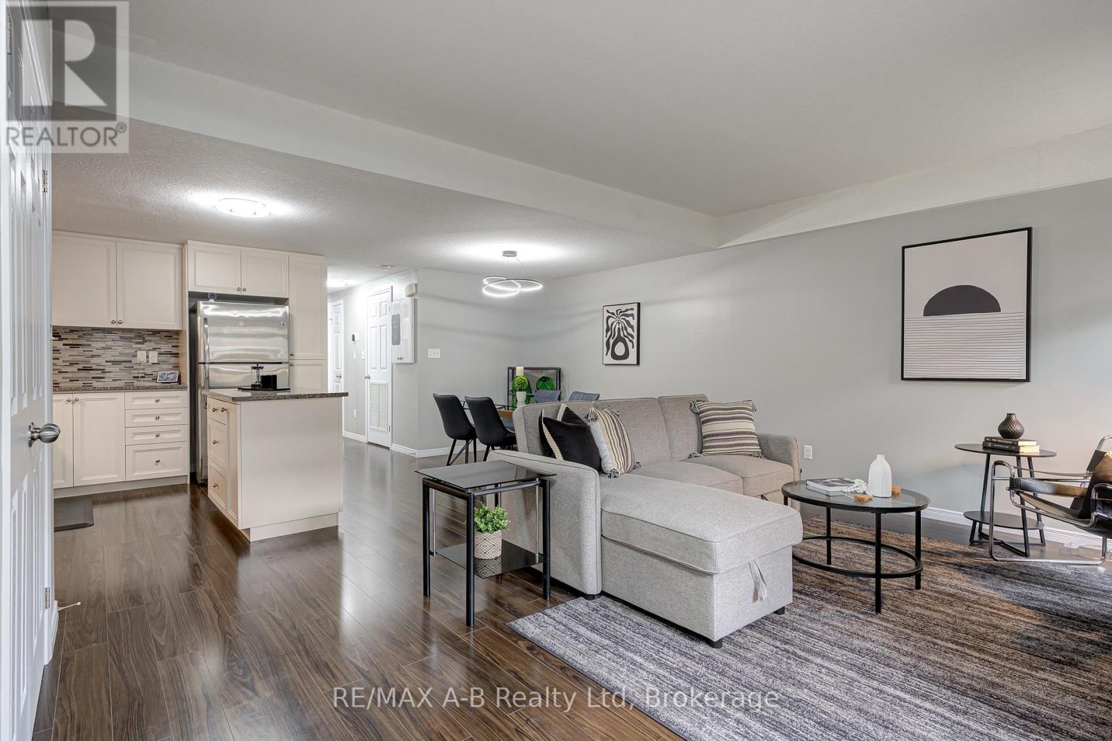 #H 242 RACHEL CRESCENT - 6