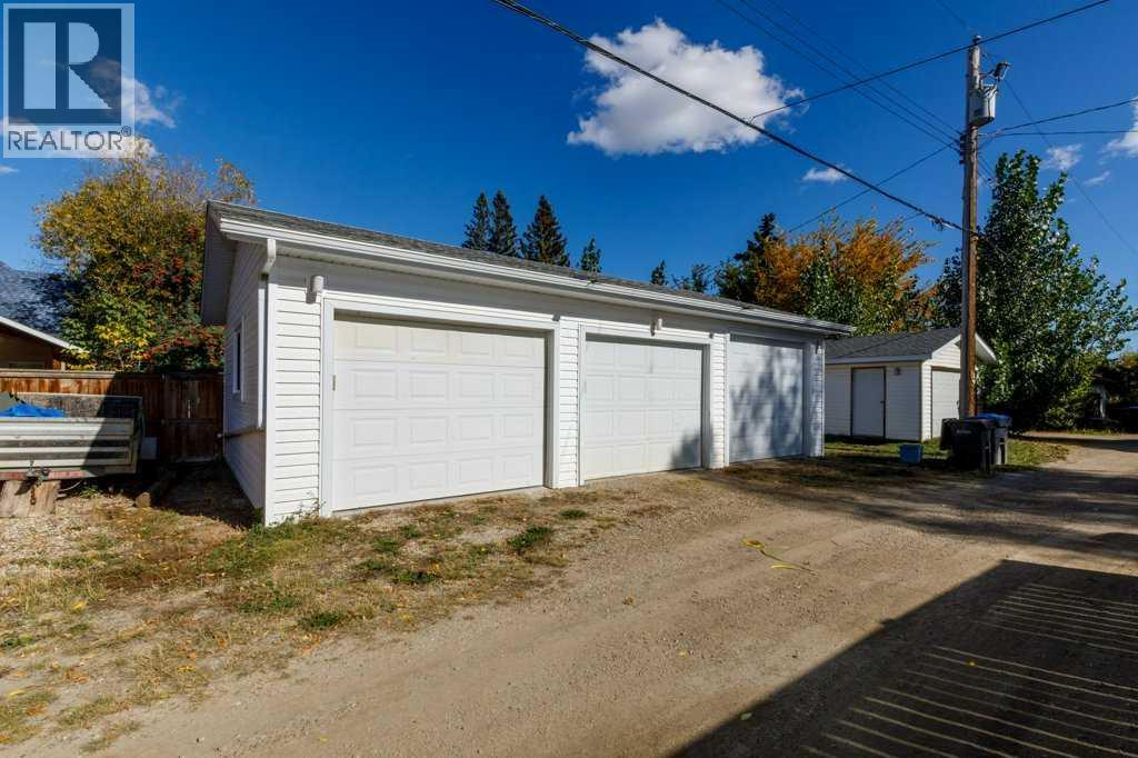 5119 48 Avenue, photo 40 of 44