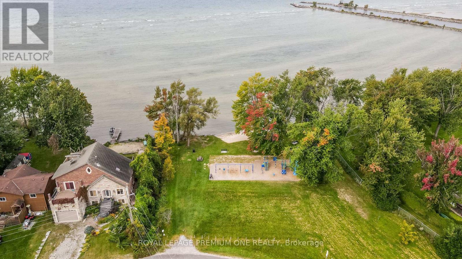 23 Poplar Crescent — photo 49