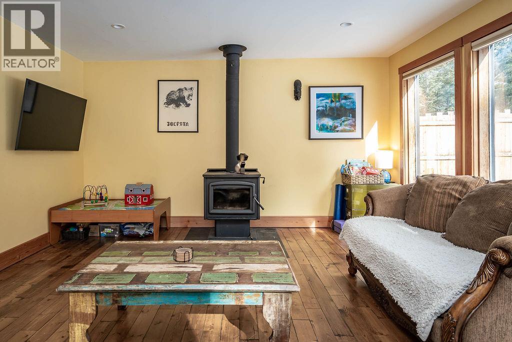 1112 HUME Street - Image 39