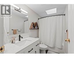 3227 Shuswap Road, Kamloops, BC V2H1T1 Photo 12