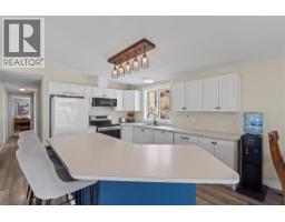 4pc Bathroom - 3227 Shuswap Road, Kamloops, BC V2H1T1 Photo 6