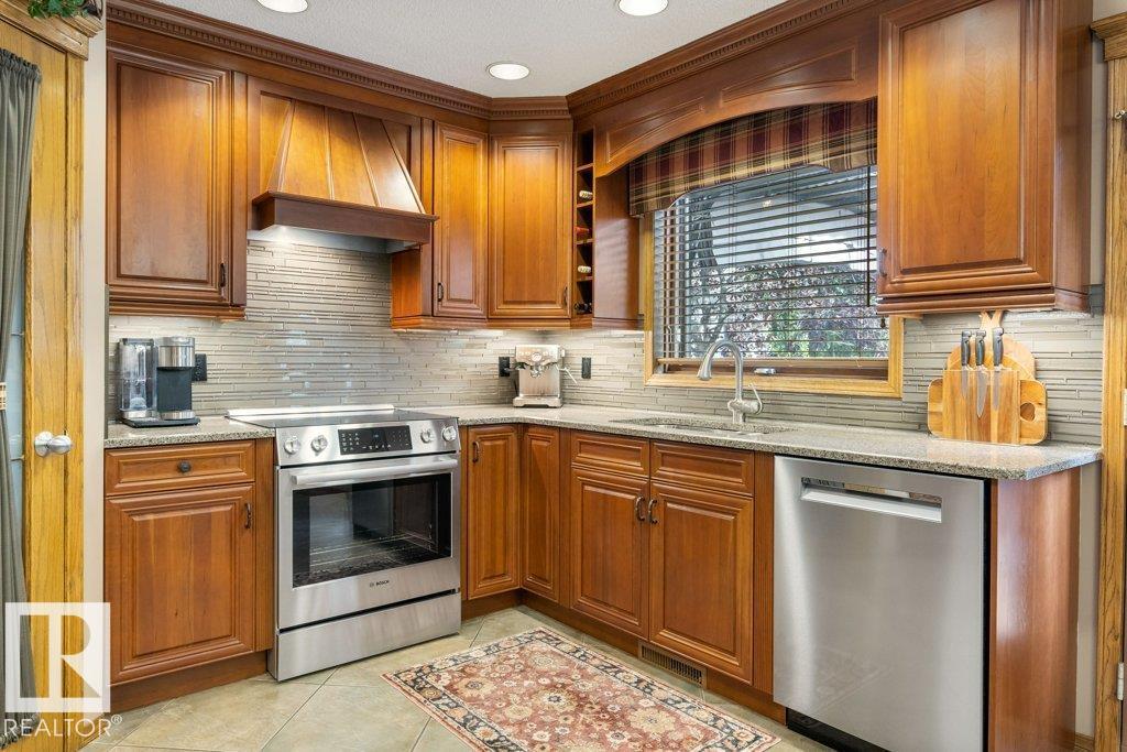 37 HUNTINGTON CR - 11
