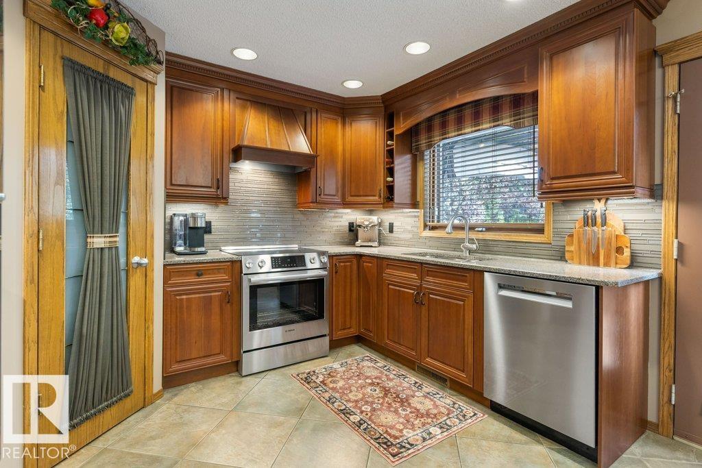 37 HUNTINGTON CR - 10