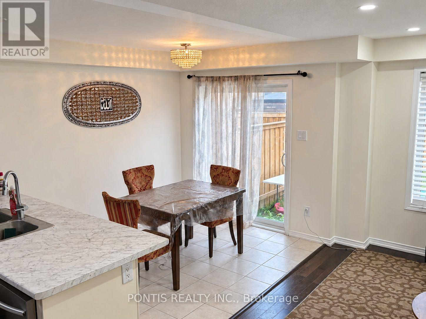 86 MUNRO CIRCLE - 15