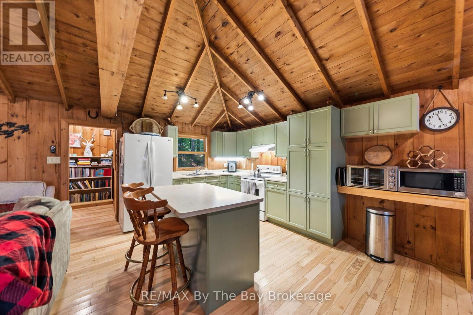 10158 GEORGIAN BAY SHORE - Image 17