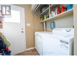 20 Sanderson Crescent, Richmond Hill, ON L4C5L4 Photo 14