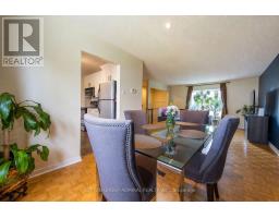 20 Sanderson Crescent, Richmond Hill, ON L4C5L4 Photo 9
