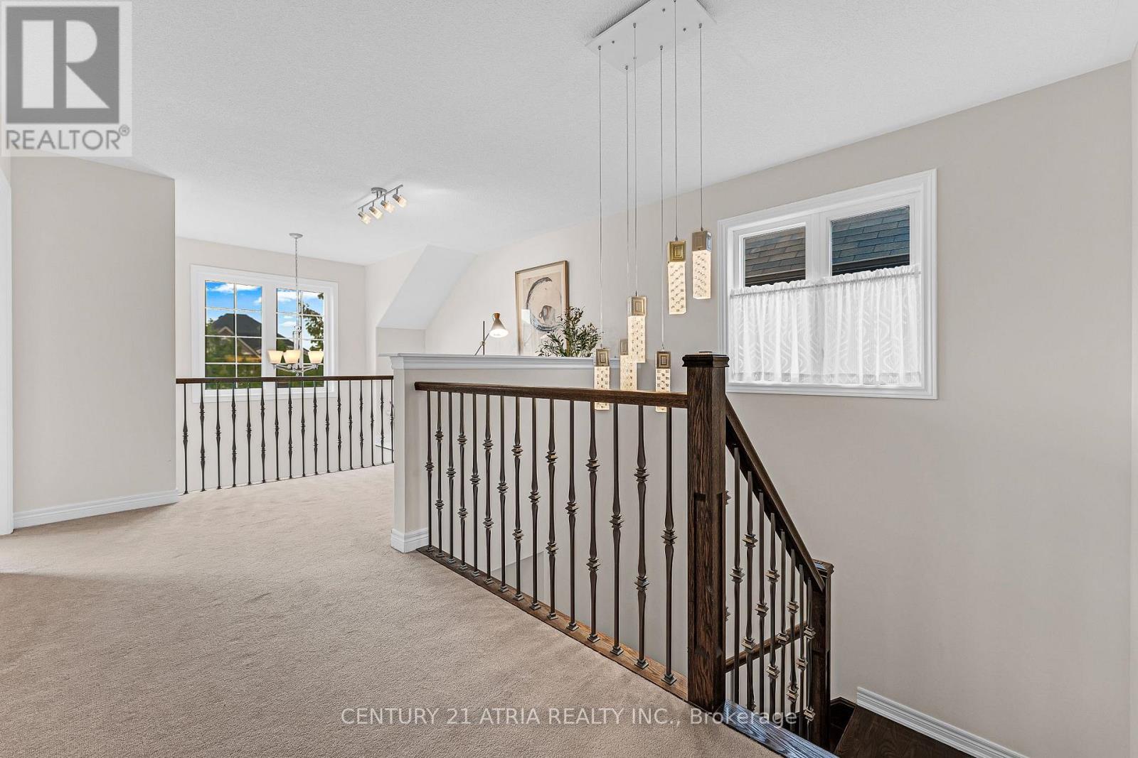 Photo 11 of 468 Kwapis Boulevard, Newmarket (Woodland Hill)