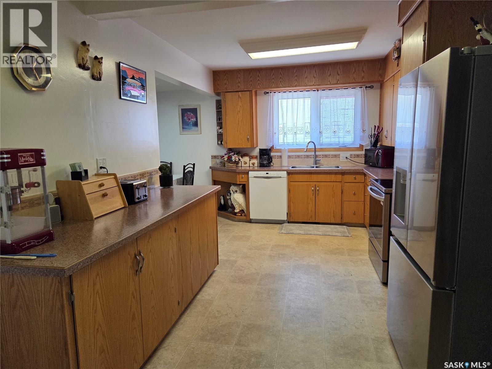817 Stadacona STREET E, Moose Jaw — photo 8