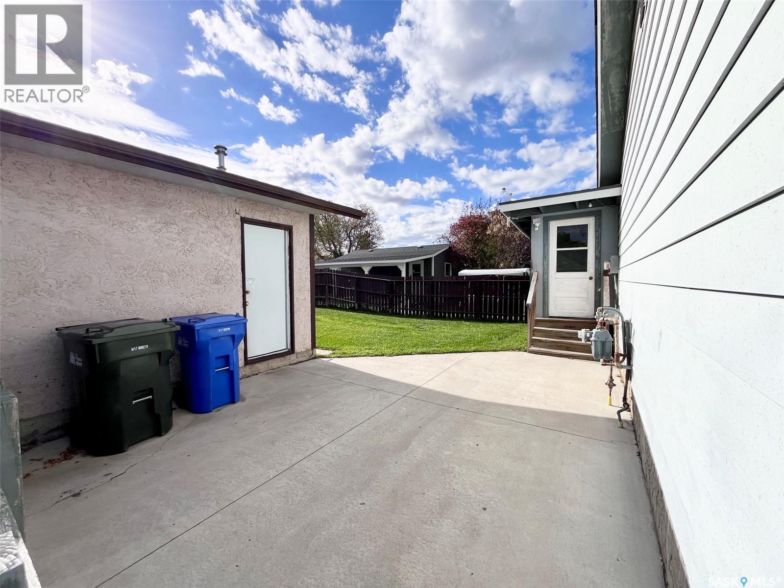 99 Bowerman CRESCENT - 3