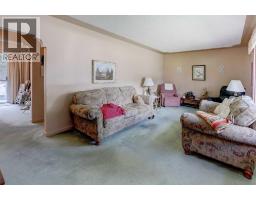 2119 Halifax Crescent NW - photo 8
