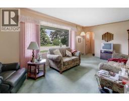 2119 Halifax Crescent NW - photo 9