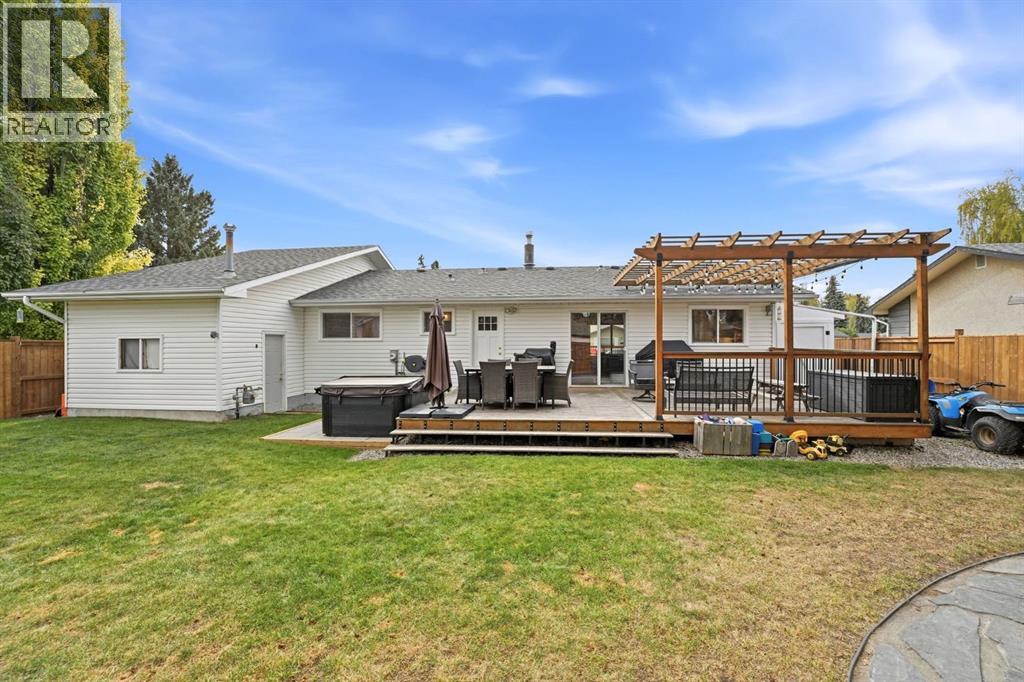 Listing photo – 37 Sherwood Crescent, Red Deer