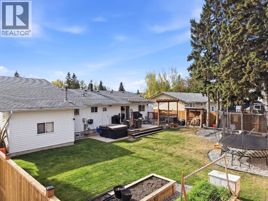 Listing photo – 37 Sherwood Crescent, Red Deer