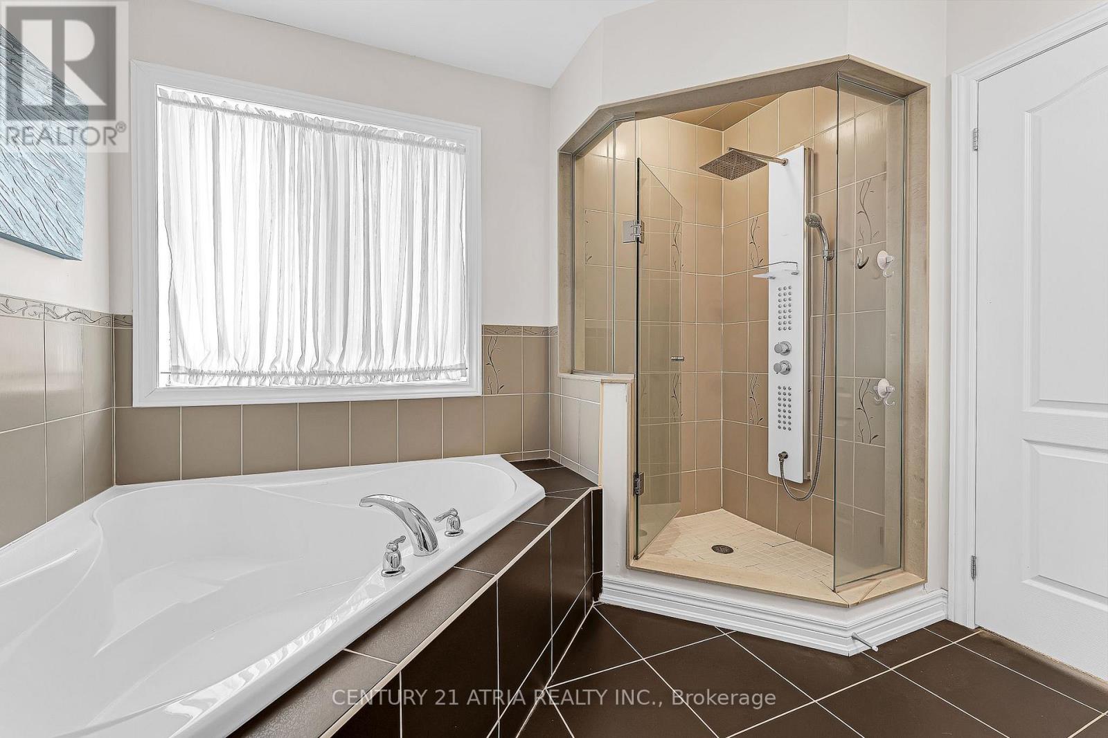 Photo 20 of 468 Kwapis Boulevard, Newmarket (Woodland Hill)