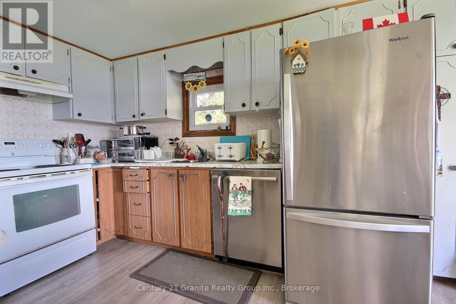 1051 HALLS LAKE ROAD - 10