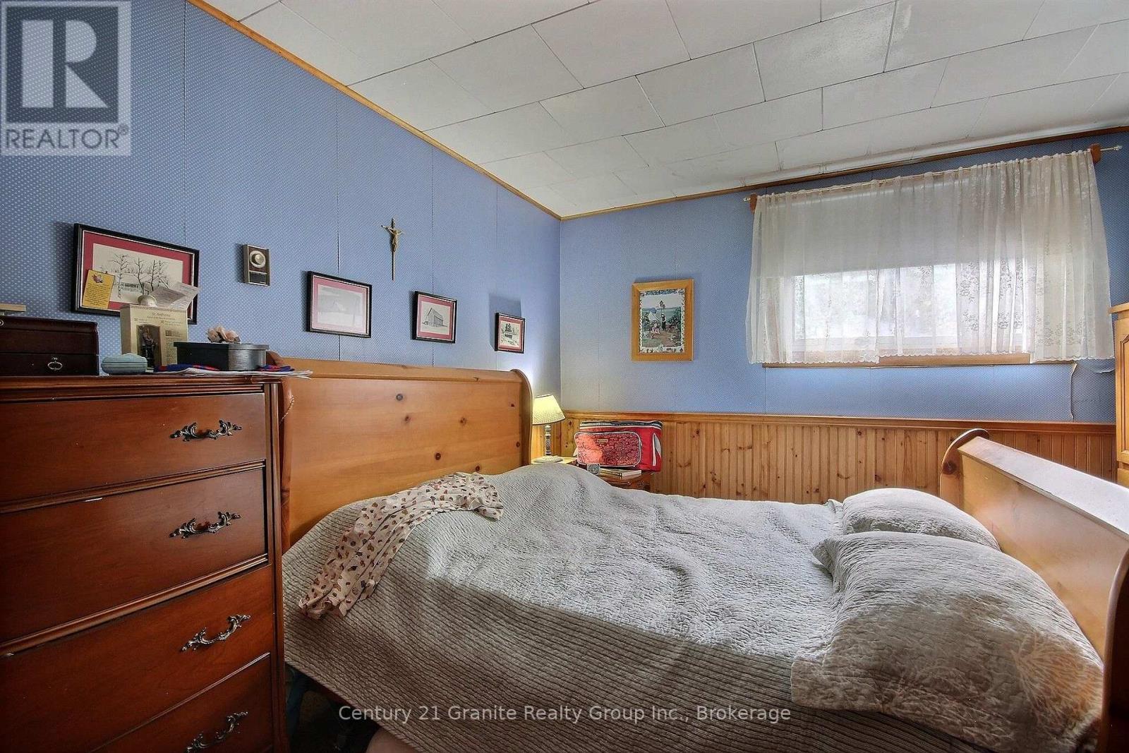 1051 HALLS LAKE ROAD - 11