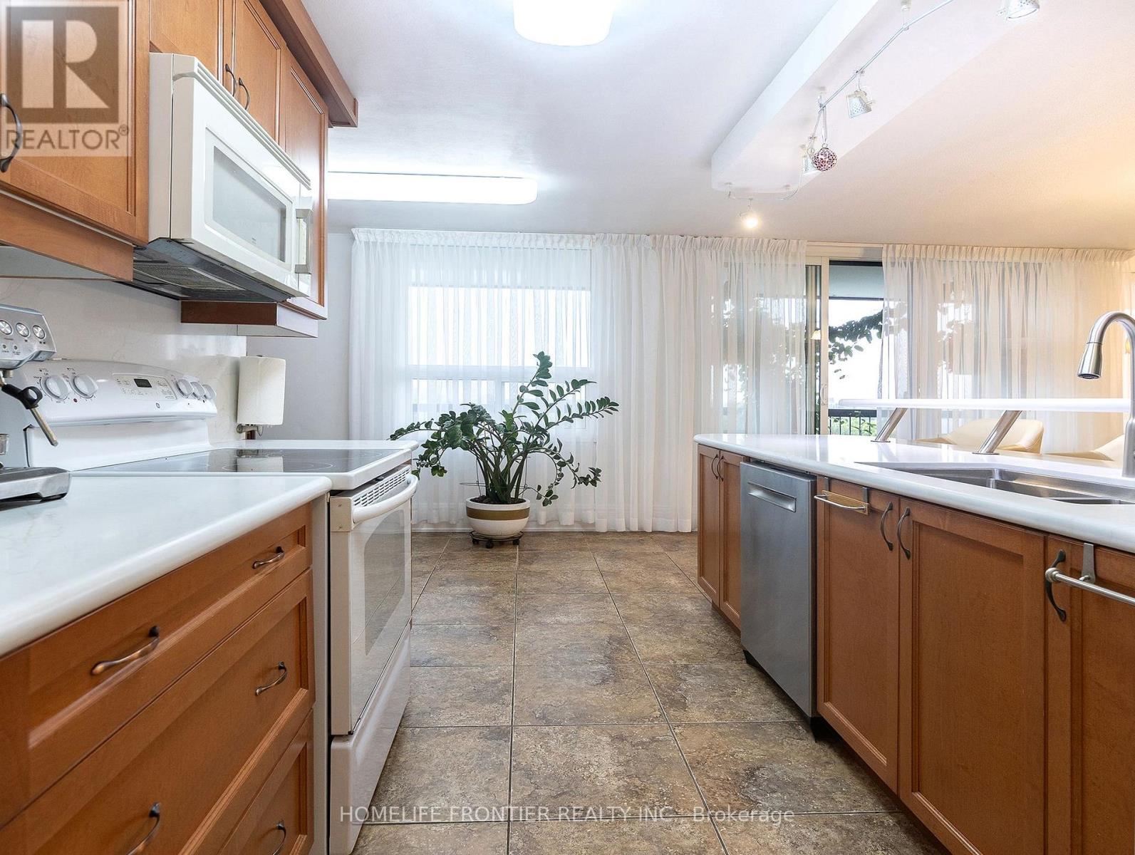 #706 115 ANTIBES DRIVE - 15