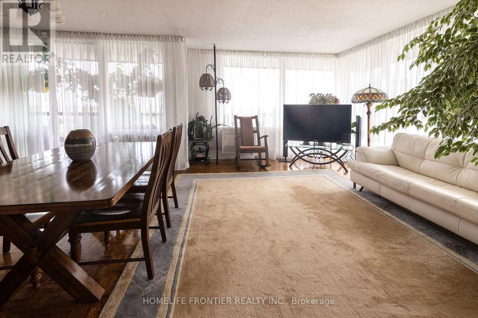 #706 115 ANTIBES DRIVE - 38