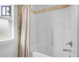 2 Baywater Cape, Airdrie, AB T4B0B3 Photo 24