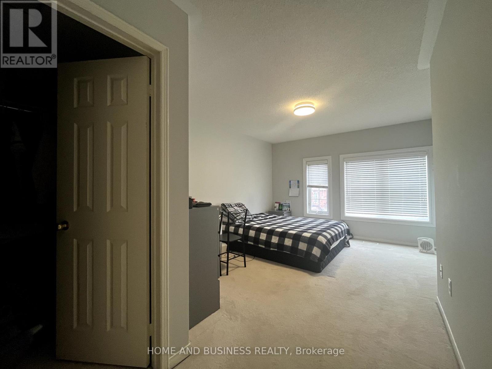 #23 1588 SOUTH PARADE COURT - 17