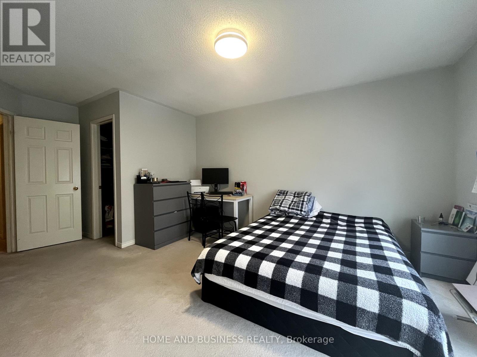#23 1588 SOUTH PARADE COURT - 19
