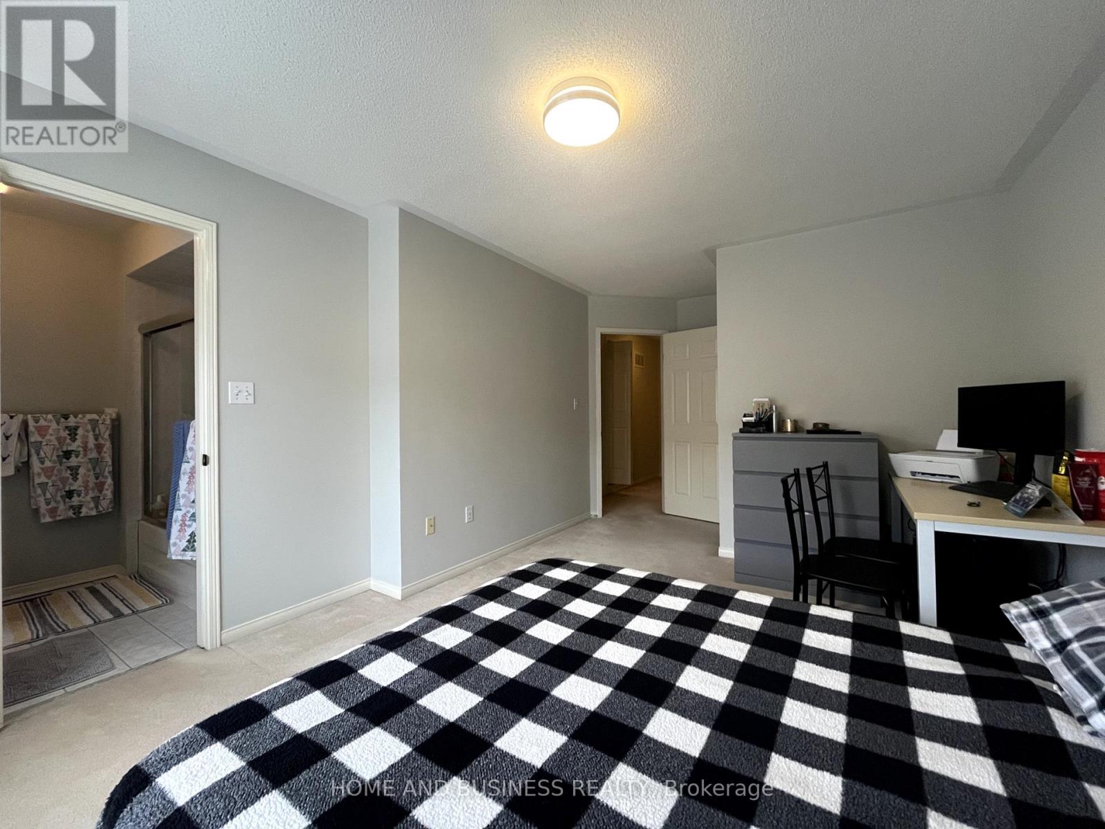 Photo 20 of 23 - 1588 South Parade Court, Mississauga (East Credit)