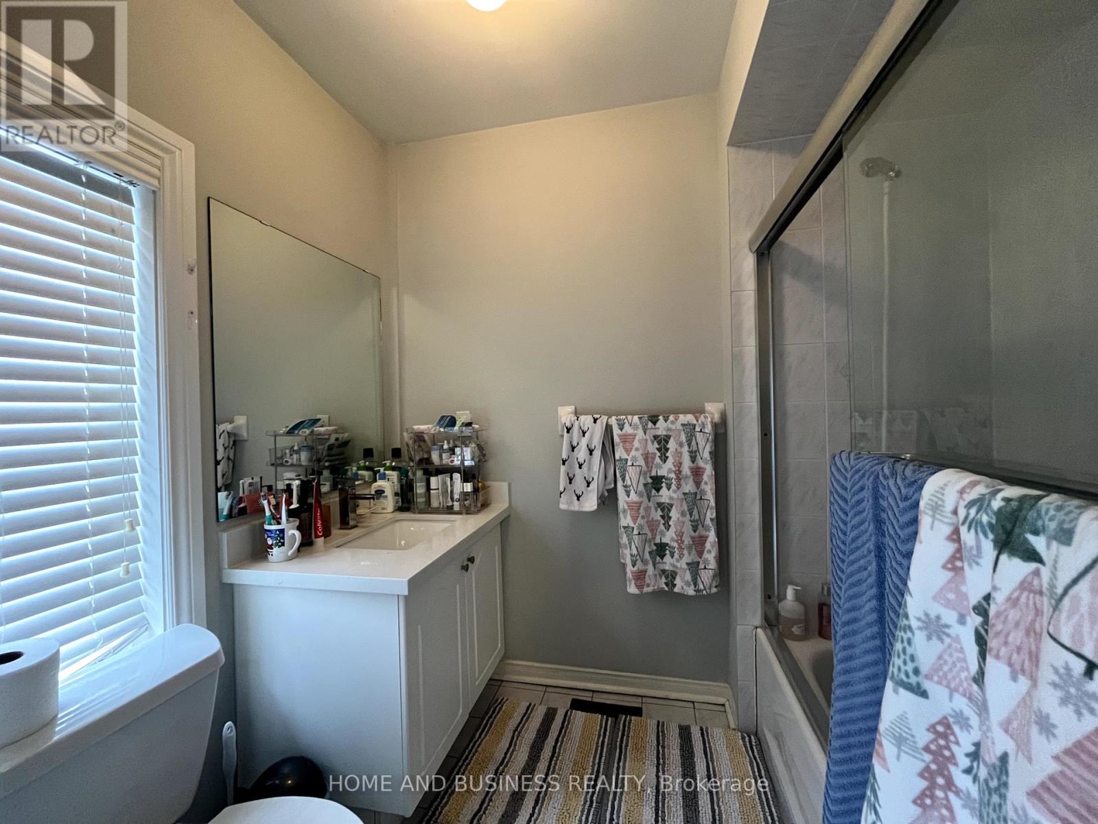 #23 1588 SOUTH PARADE COURT - 22