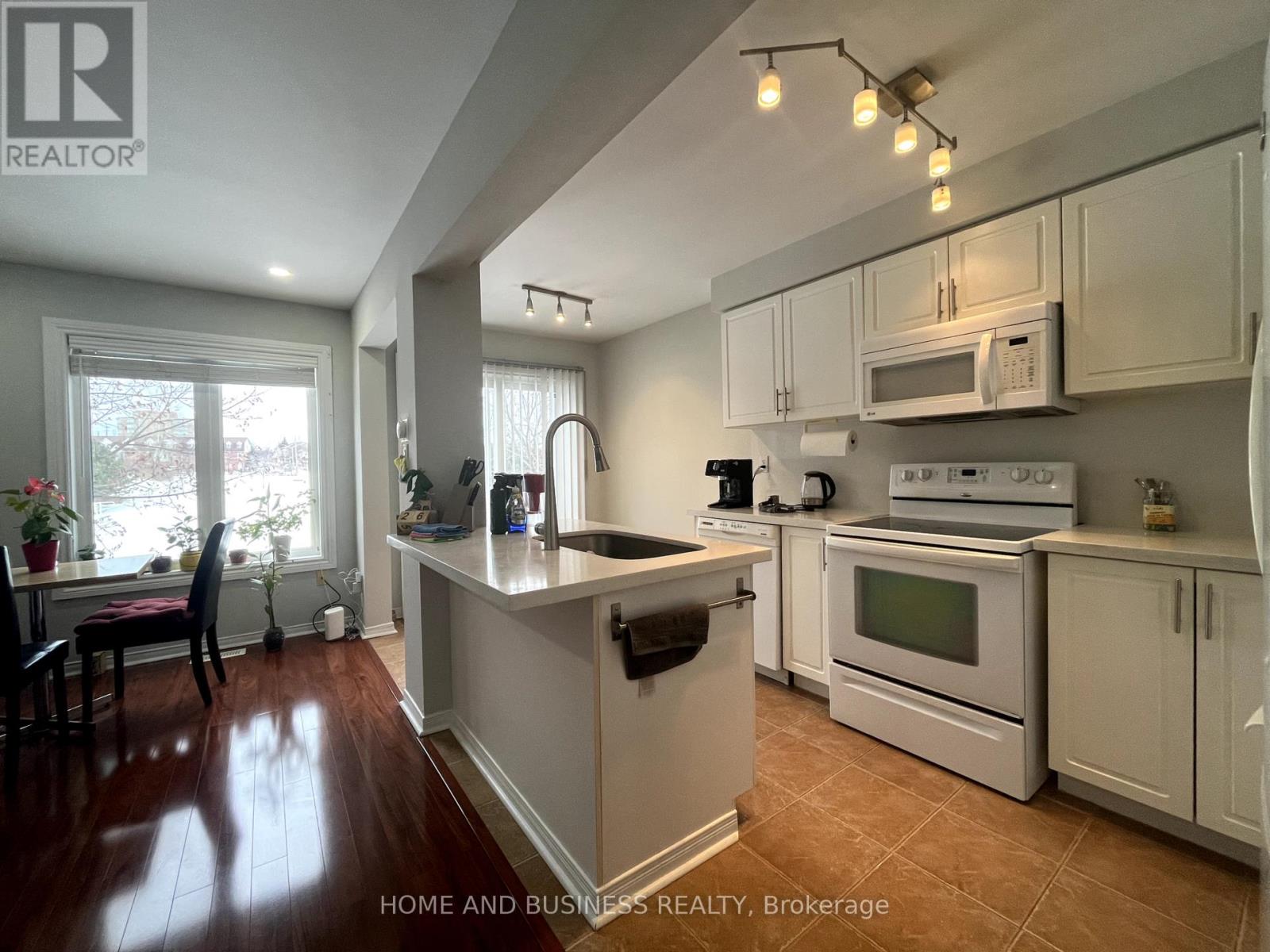 #23 1588 SOUTH PARADE COURT - 7