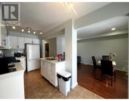 Family room - 23 - 1588 South Parade Court, Mississauga, ON L5M6E7 Photo 9
