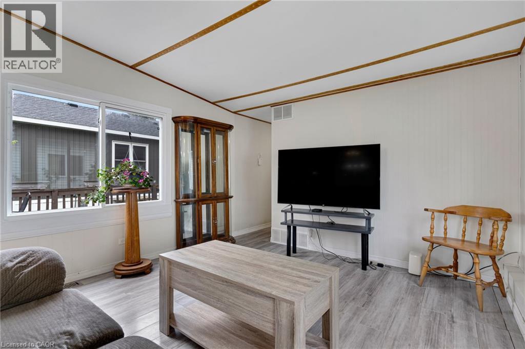 116 FRANCISCUS Street - Image 6