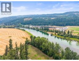 3pc Bathroom - 218 Anderson Road, Enderby, BC V0E1V4 Photo 12