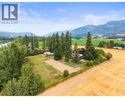 4pc Bathroom - 218 Anderson Road, Enderby, BC V0E1V4 Photo 9