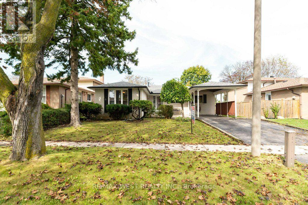 38 Albacore Crescent, Toronto, ON photo 3