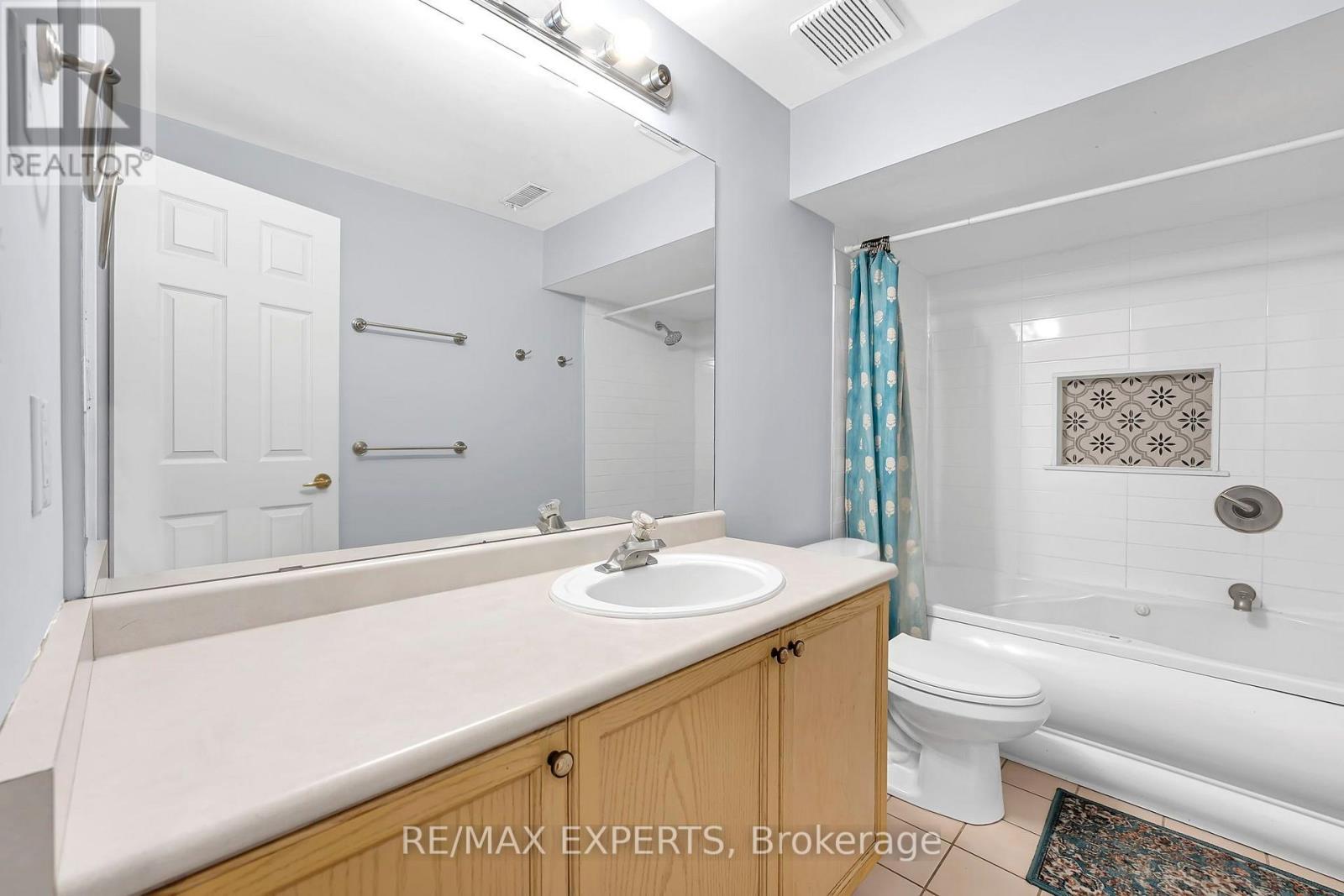 836 St Clarens Avenue, Toronto, ON photo 35