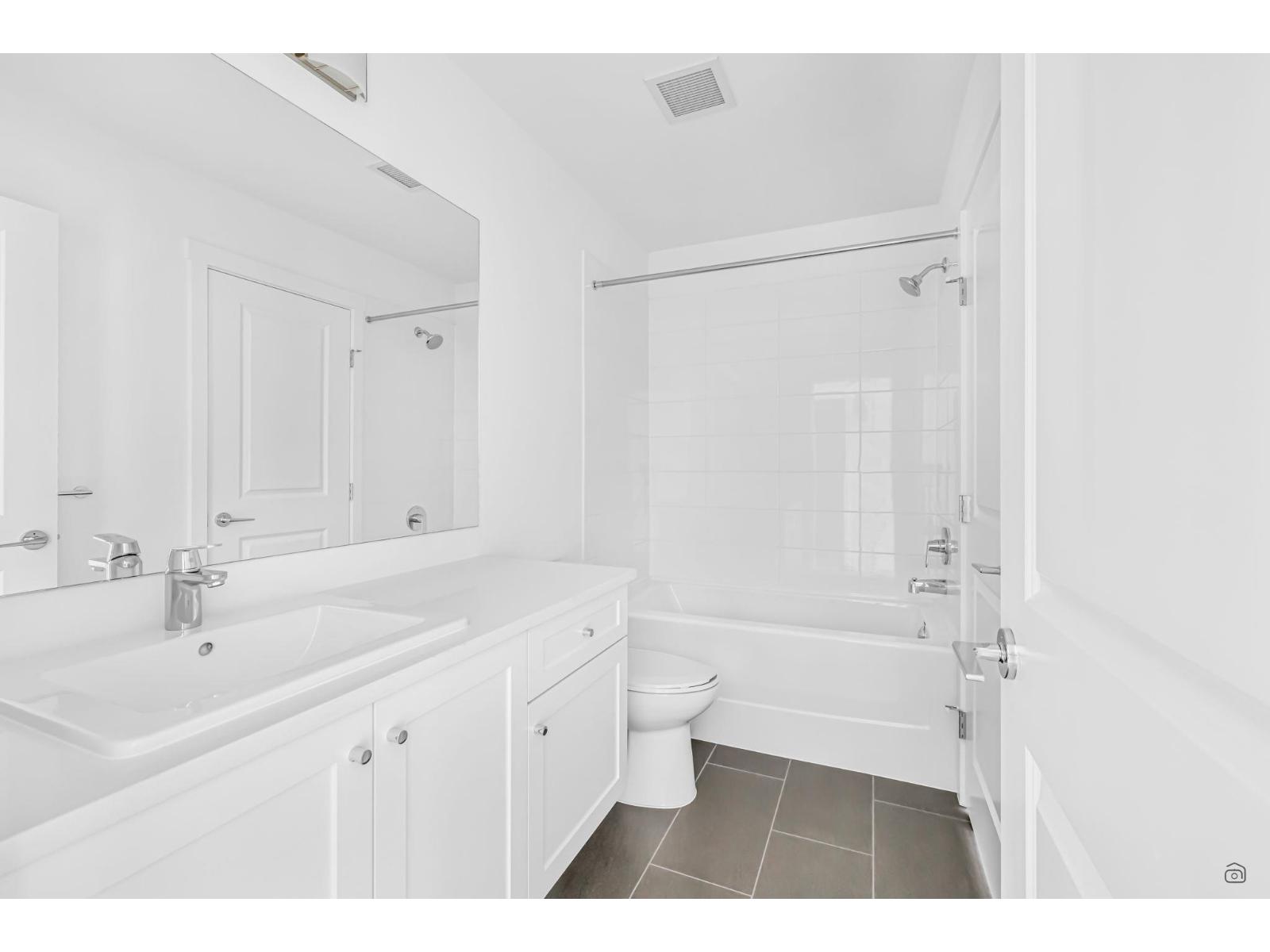 3 Bed, 1 Bath House for Rent in Surrey – 4F 15738 85 AVENUE, Surrey – MLS# R3172100 - Image 24