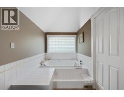 205 Merlin Court, Kelowna, BC V1V1N2 Photo 19