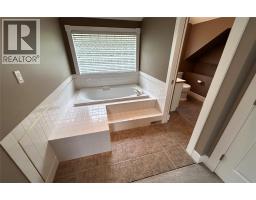 205 Merlin Court, Kelowna, BC V1V1N2 Photo 70