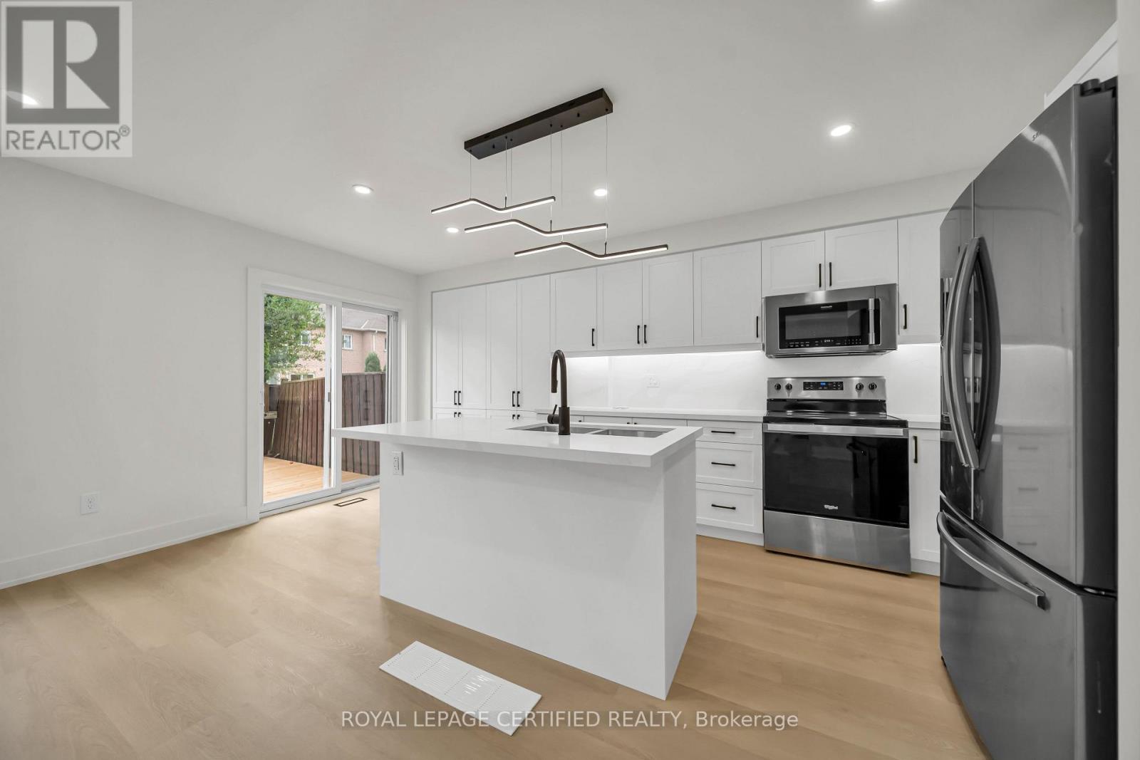 3864 COACHMAN CIRCLE - Image 16