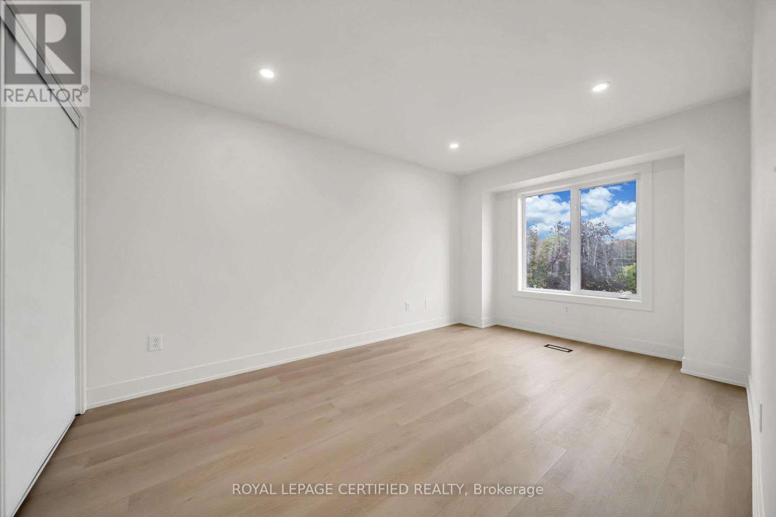 3864 COACHMAN CIRCLE - Image 29