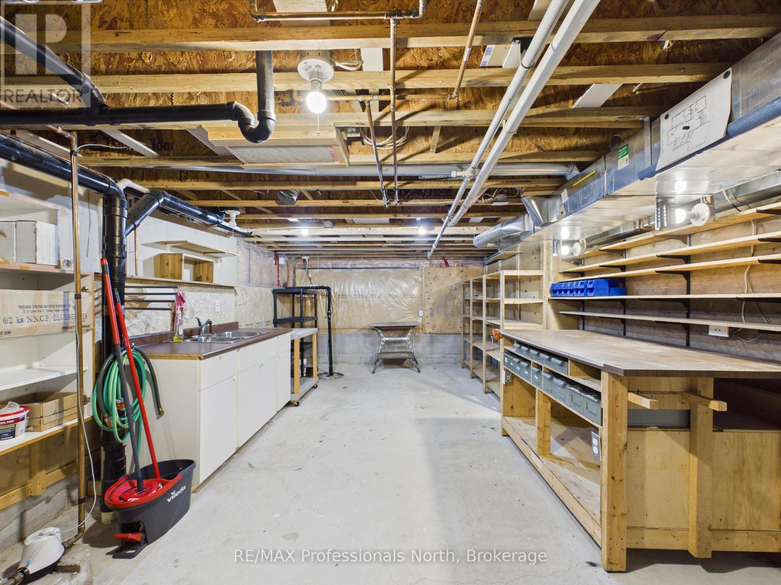 48 SPRINGWOOD CRESCENT - Image 32