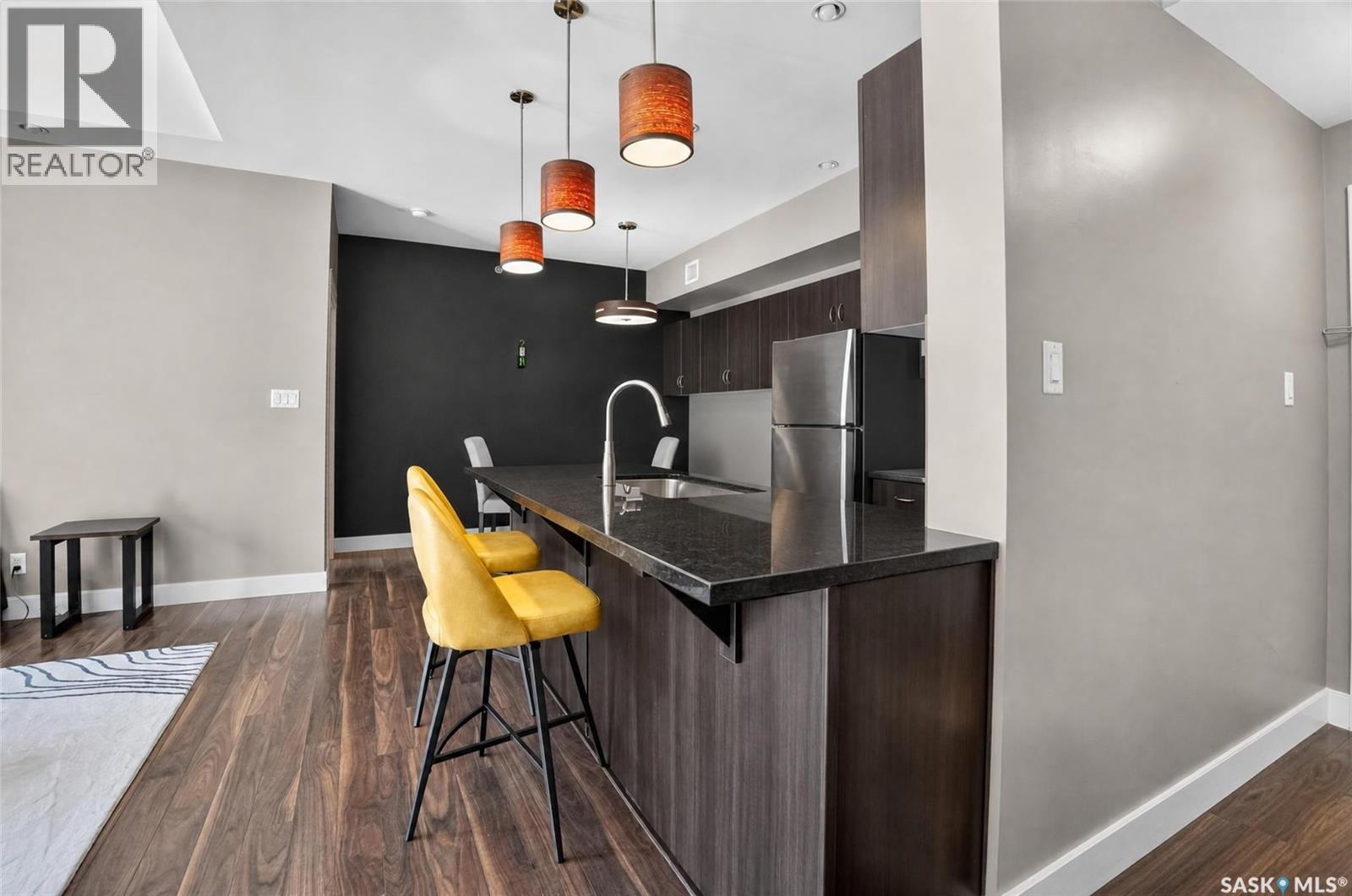 #302 721 8th STREET E - 9