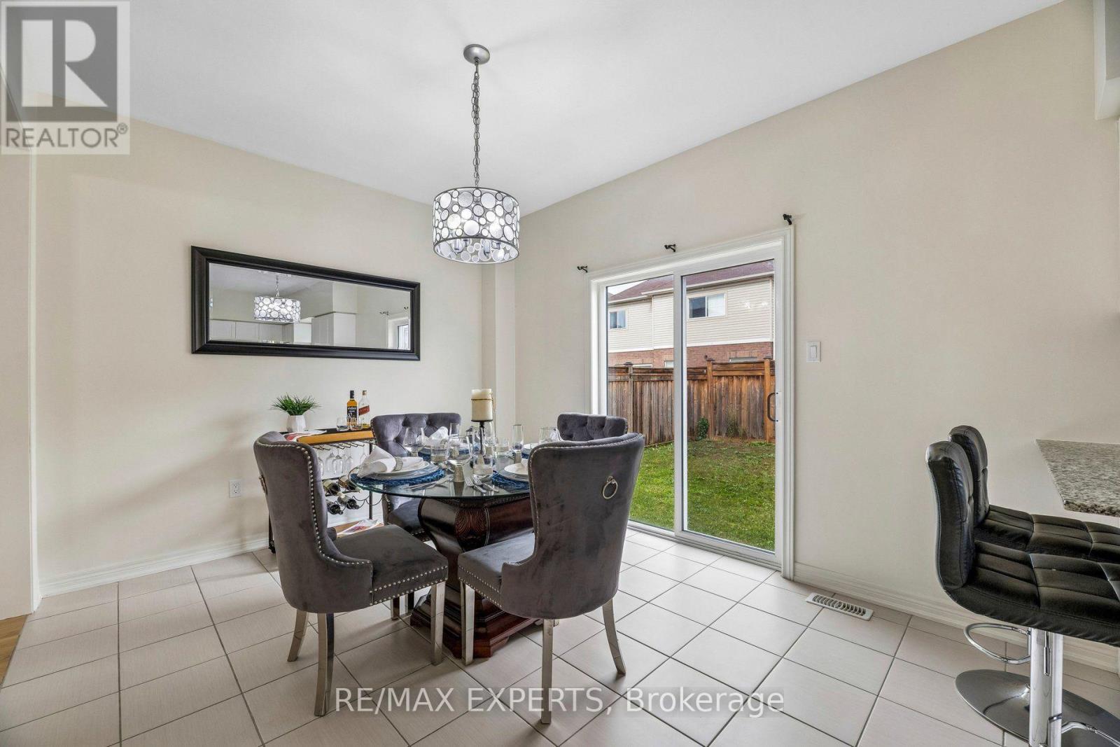 52 BRUCE CAMERON DRIVE - 17