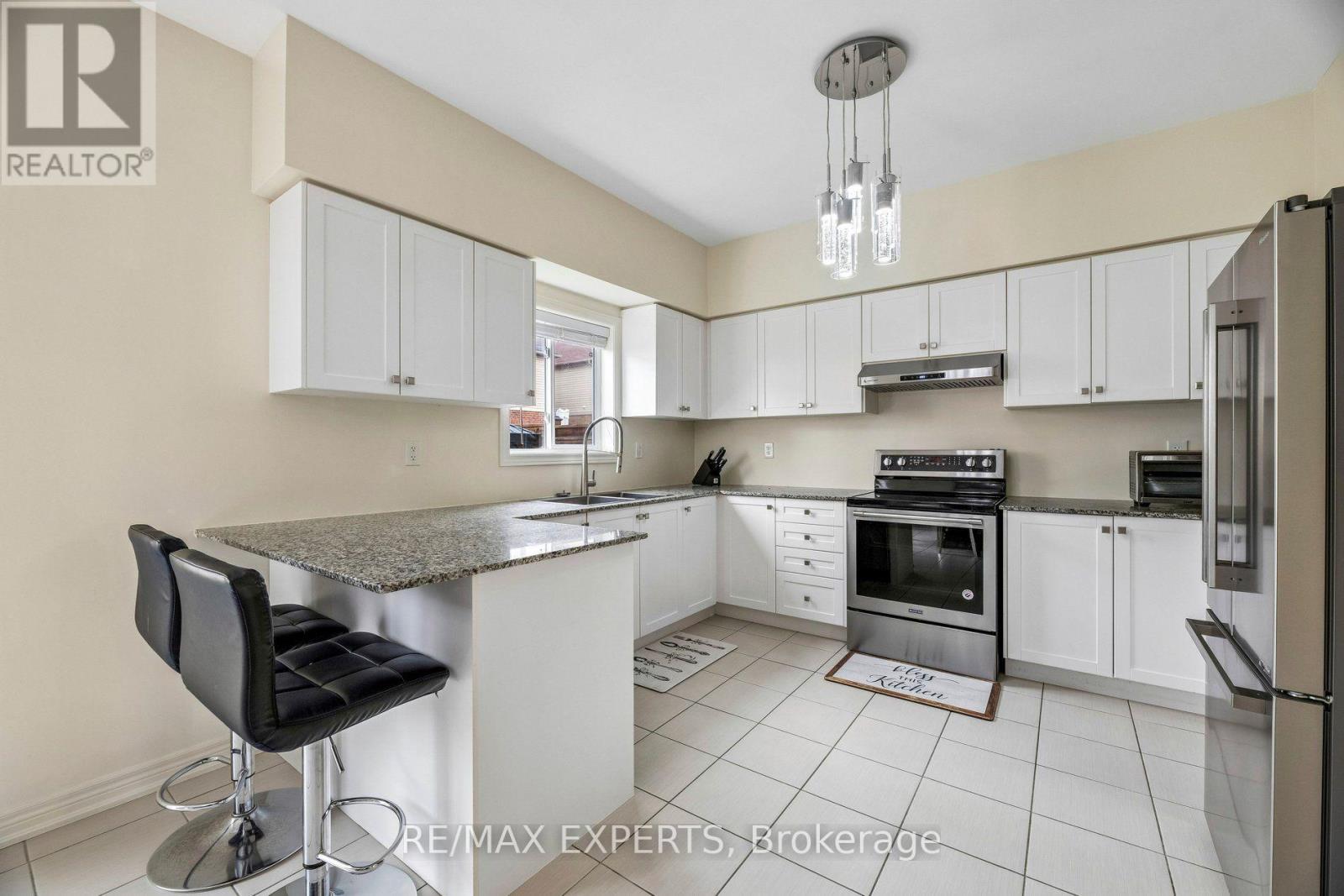 52 BRUCE CAMERON DRIVE - 18