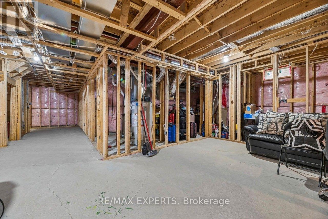 52 BRUCE CAMERON DRIVE - Image 38
