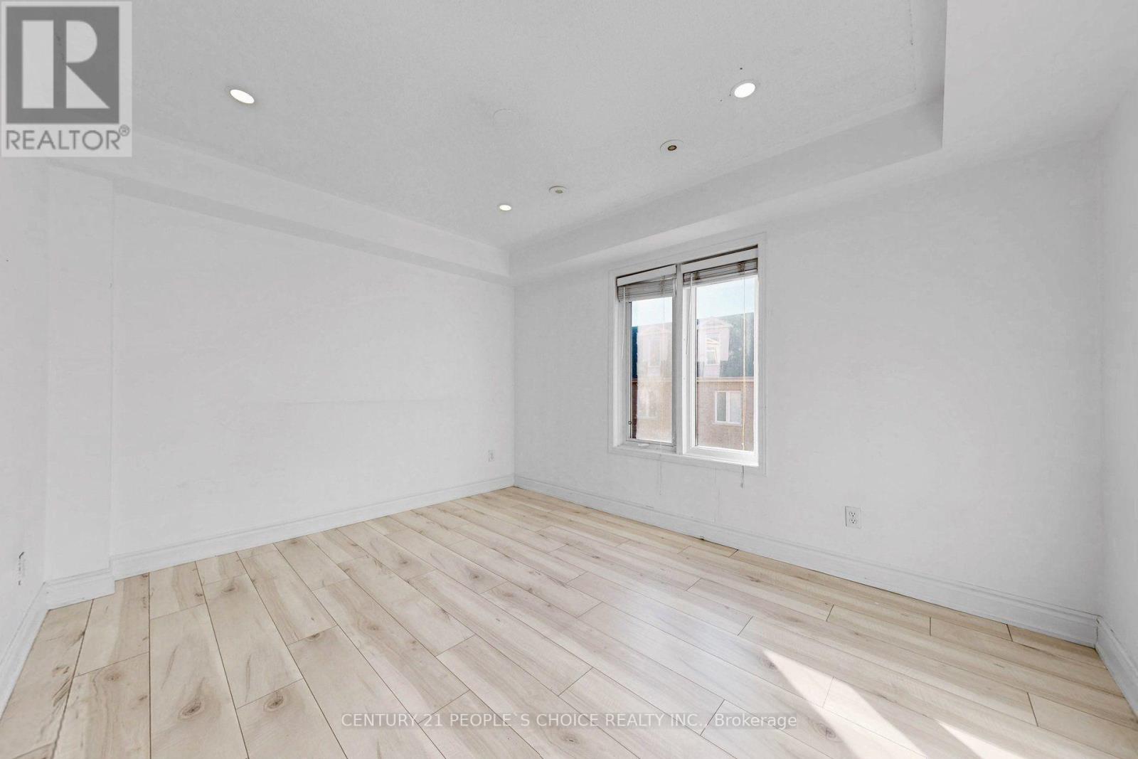 435 Hensall Circle — photo 26