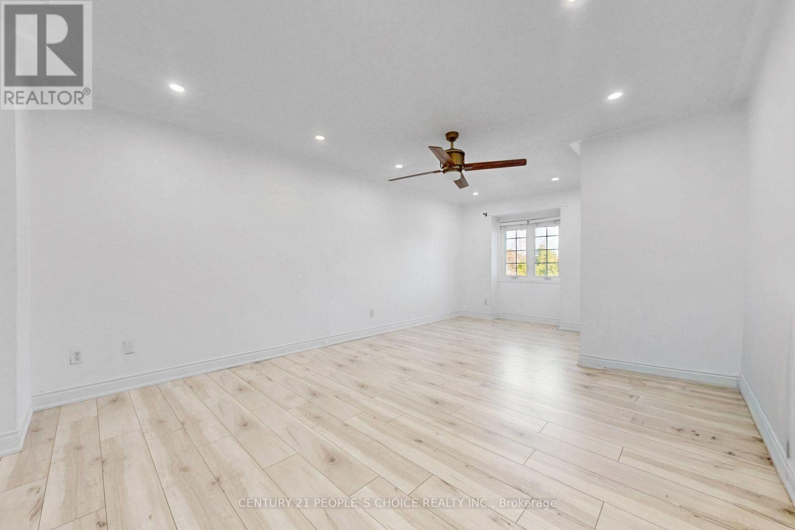 435 Hensall Circle — photo 34