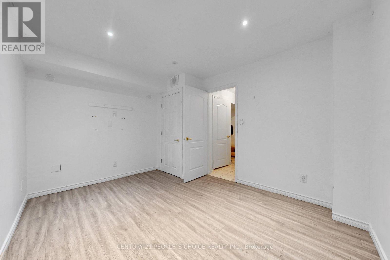 435 Hensall Circle — photo 41